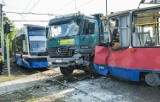 Zderzenie tramwaju z ciężarówką w Bydgoszczy [zdjęcia]