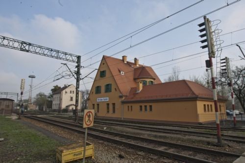 Wrocław Kuźniki

Ten dworzec znajduje się przy ul....