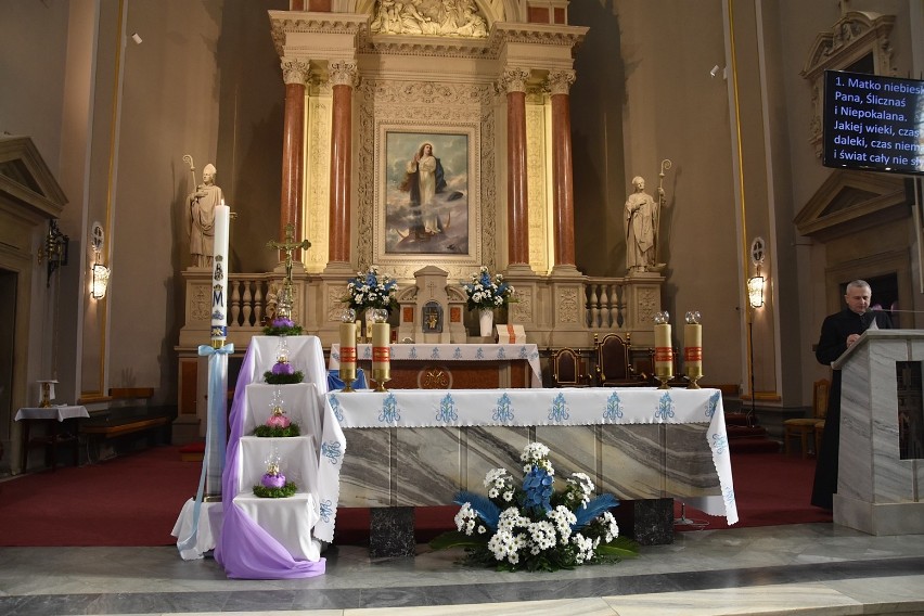 Uroczystości odpustowe w bazylice i święto patronki miasta. Homilii przewodniczył biskup Jan Niemiec. Uczestniczyły w niej też Maryjki