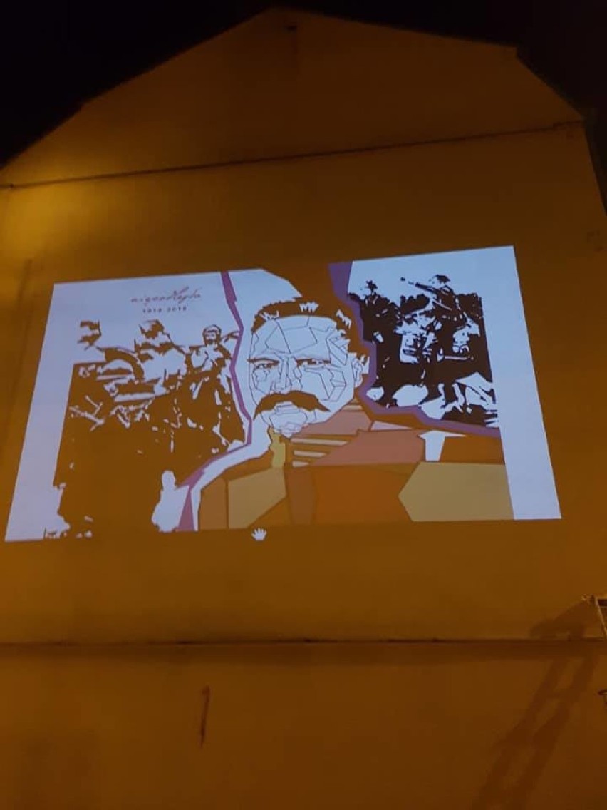 Mural z okazji 100-lecia odzyskania niepodległości na kamienicy przy ul. św. Antoniego w Tomaszowie Mazowieckim [ZDJĘCIA]