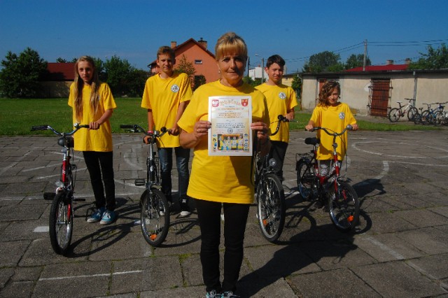 Uczniowie z Łebcza na rowerach