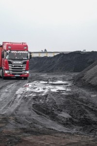 Czy tańszy węgiel trafia do mieszkańców Małopolski? Wojewoda składa raport