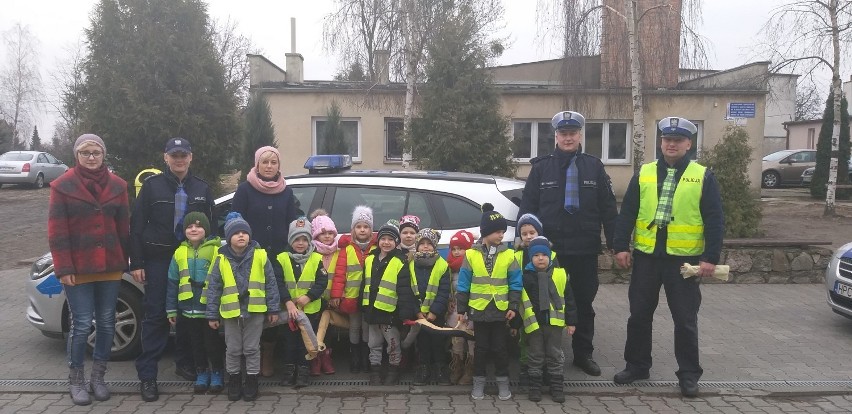 Policjanci z Chełmna z wizytą u przedszkolaków [zdjęcia]