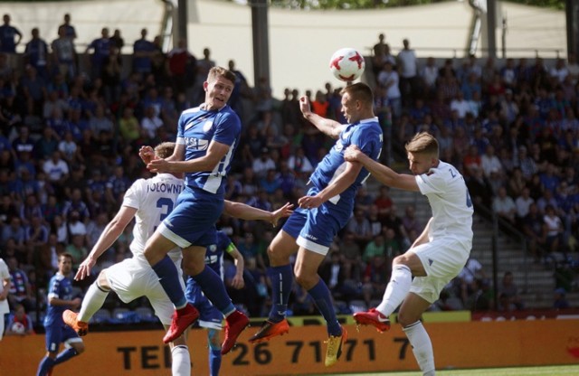 Miedź Legnica wygrała z Ruchem Chorzów