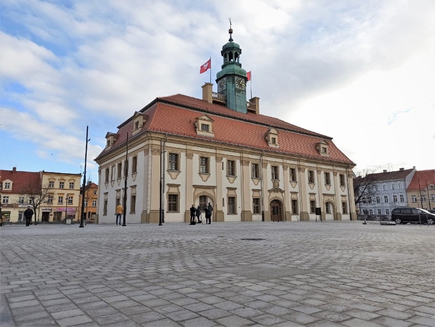 Gmach ratusza powstał w latach 1753 - 1756. Zaprojektował go...