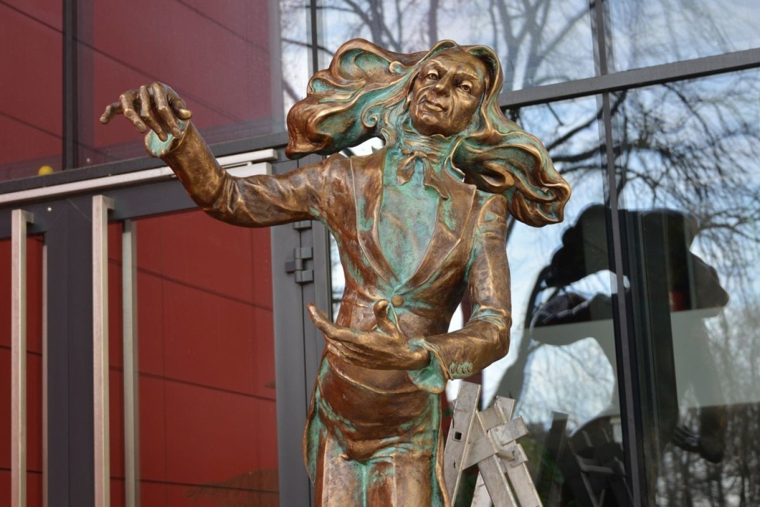 Wyjątkowa rzeźba stanęła w Kielcach! (WIDEO, ZDJĘCIA) | Kielce Nasze Miasto