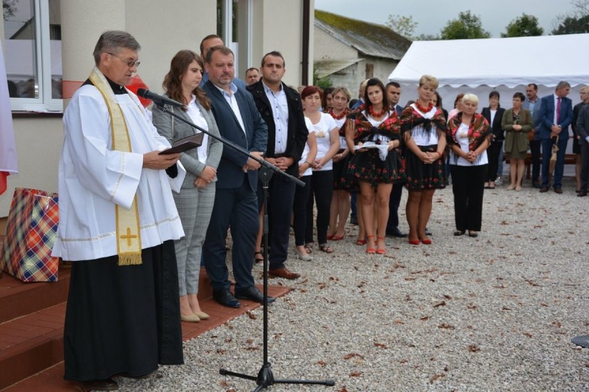 Gmina Wielgomłyny: Otwarcie świetlicy w Niedośpielinie