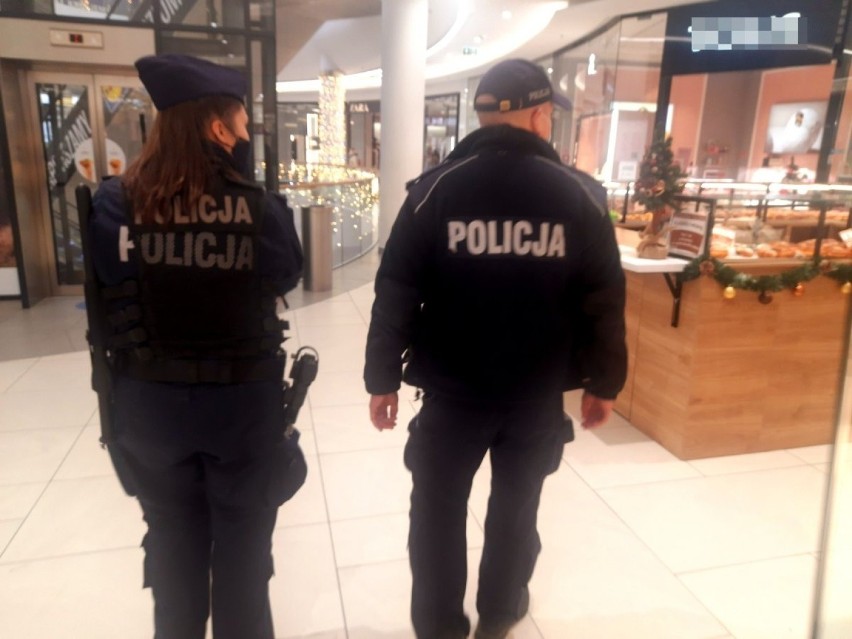 Opolska policja kontroluje przestrzeganie obostrzeń i...