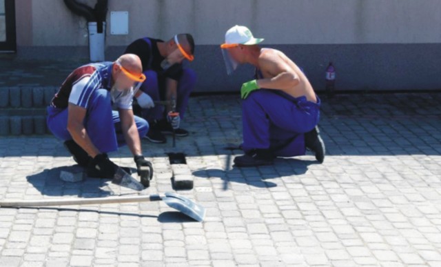 Nauka zawodu i praca pomagają osadzonym wrócić do normalnego życia na wolności i zejść z drogi przestępstwa.