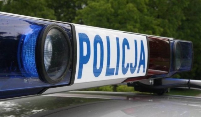 26-letni kierowca nie zatrzymał się do kontroli drogowej w Krośnie Odrzańskim. Miejscowi policjanci ruszyli za nim w pościg.