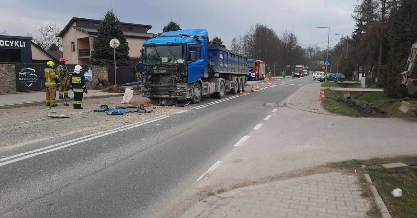 Wypadek samochodów ciężarowych w Zabierzowie