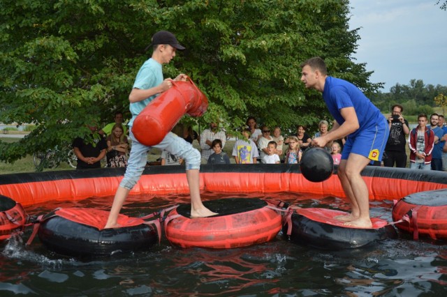 Sportowa Kępina 2022 w Zduńskiej Woli: wymiatacze, runmageddon, żaglówki