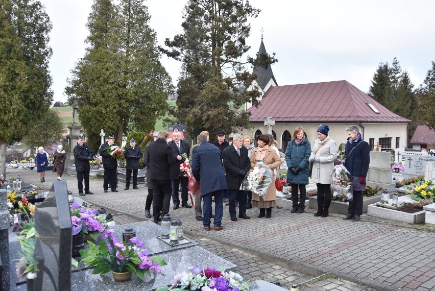 Górki Wielkie: Upamiętniono 55. rocznicę śmierci Zofii Kossak-Szatkowskiej