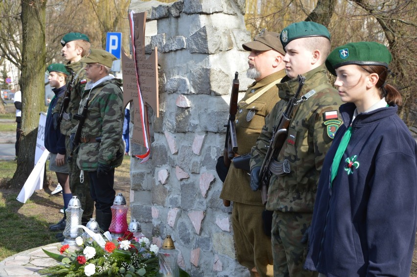Obchody Narodowej Dnia Pamięci Żołnierzy Wyklętych w Tomaszowie. Bieg Wilczym Tropem [ZDJĘCIA, FILM]