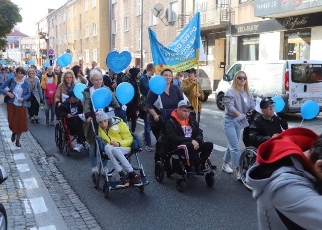 W XI edycji marszu integracyjnego wzięło udział około pół tysiąca osób.