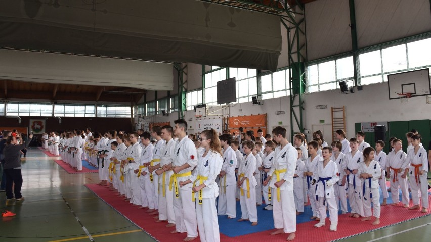 Reprezentanci Krośnieńskiego Klubu Kyokushin Karate zdobyli trzy puchary na turnieju MAZOVIA CUP 2018 [ZDJĘCIA]