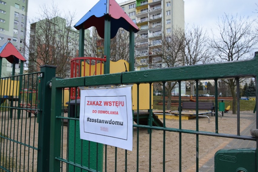 Koronawirus na Pomorzu. Urzędnicy zamknęli w Gdyni place zabaw i siłownie zewnętrzne na gminnych terenach. Środki ostrożności w sklepach