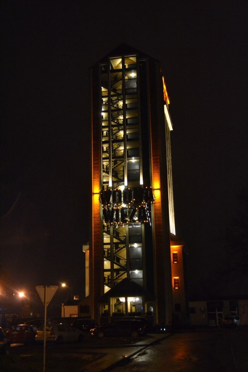 Pszczyna nocą: Wieża Wodna