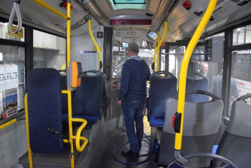 Zabezpieczenia przed koronawirusem w kieleckich autobusach miejskich. Jest codzienna dezynfekcja! (WIDEO, ZDJĘCIA)
