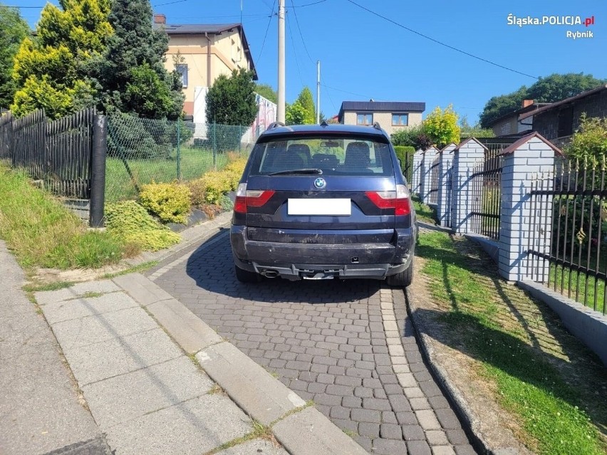 Pijany kierowca zaproponował policjantom położenie kostki...