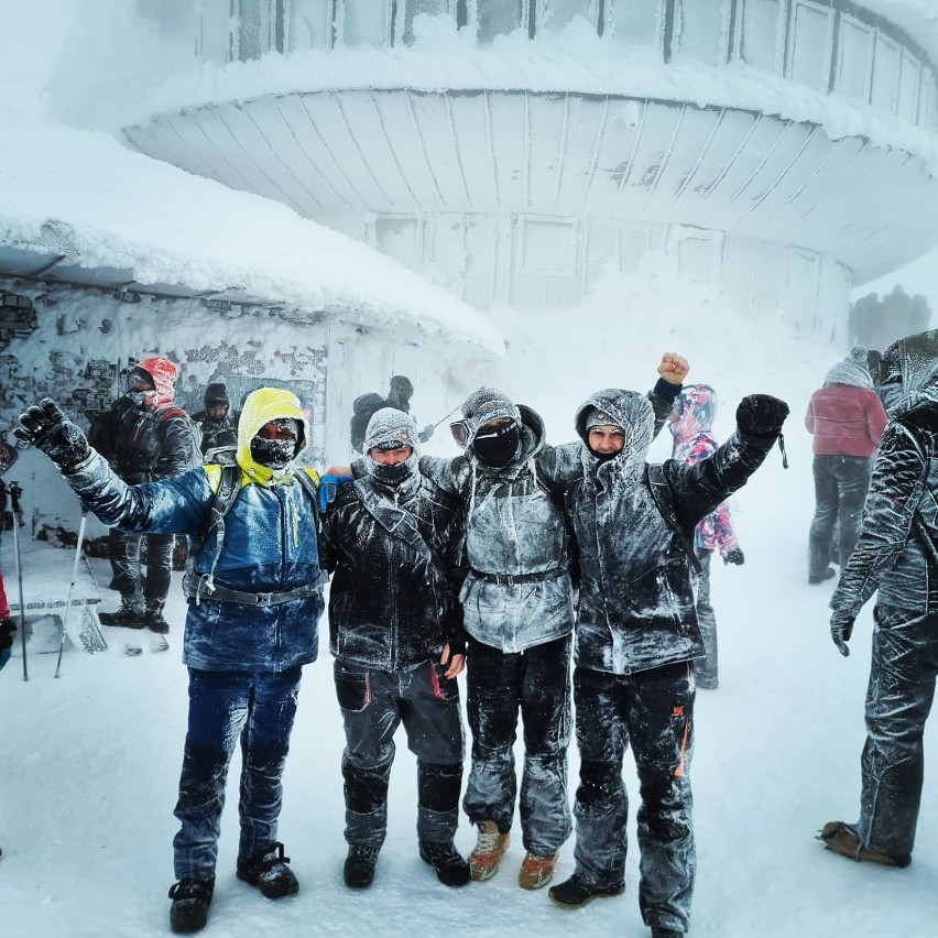 Strażacy OSP Jerzmanowa na Śnieżce