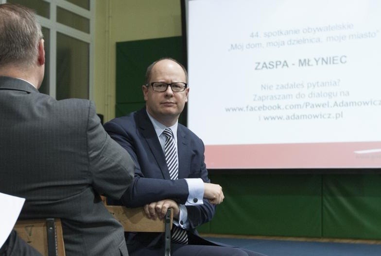 Paweł Adamowicz na spotkaniu z mieszkańcami Zaspy