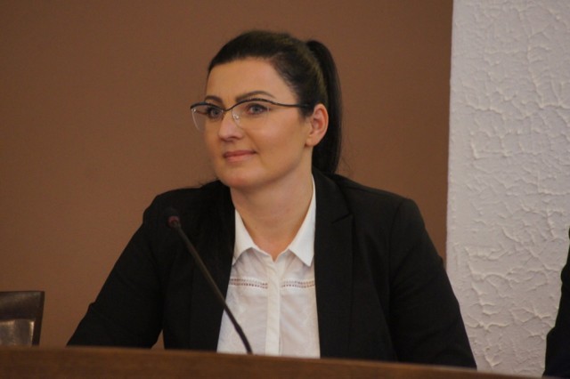 Beata Pokora - starosta powiatu radomszczańskiego, pierwsza kobieta pełniąca tę funkcję.
