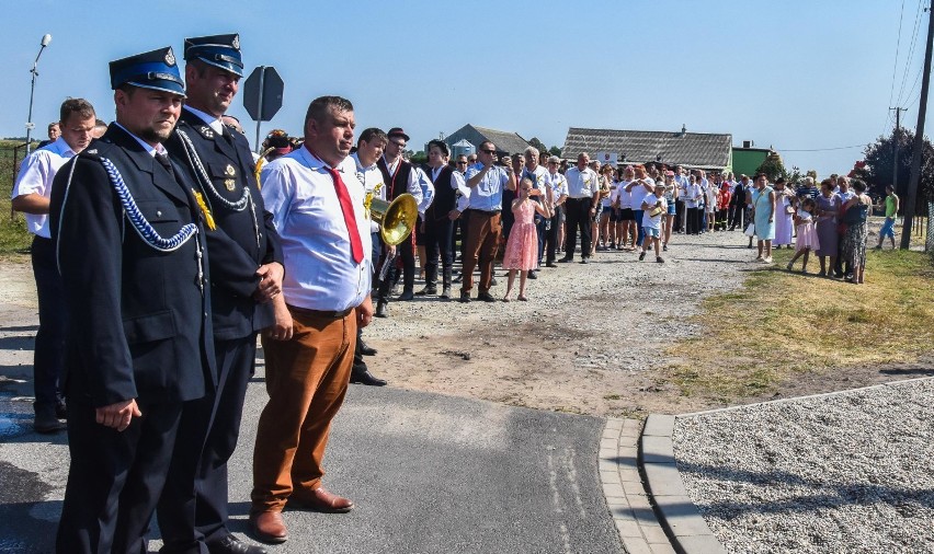 Dożynki w Kluczewie. Odsłonięto tablicę poświęconą ks. Marianowi Konopińskiemu [ZDJĘCIA]