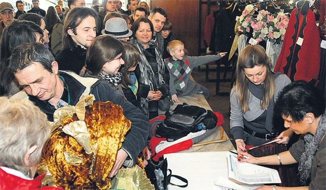 Wyprzedaż strojów w Teatrze Wielkim w Łodzi