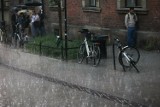 Nocna ulewa i burza w Krakowie. Załamanie pogody i drugi stopień ostrzeżenia