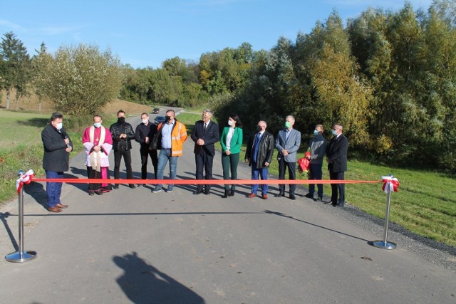 Powiat golubsko-dobrzyński oddał do użytku wyremontowany odcinek drogi asfaltowej relacji Świętosław - Działyń