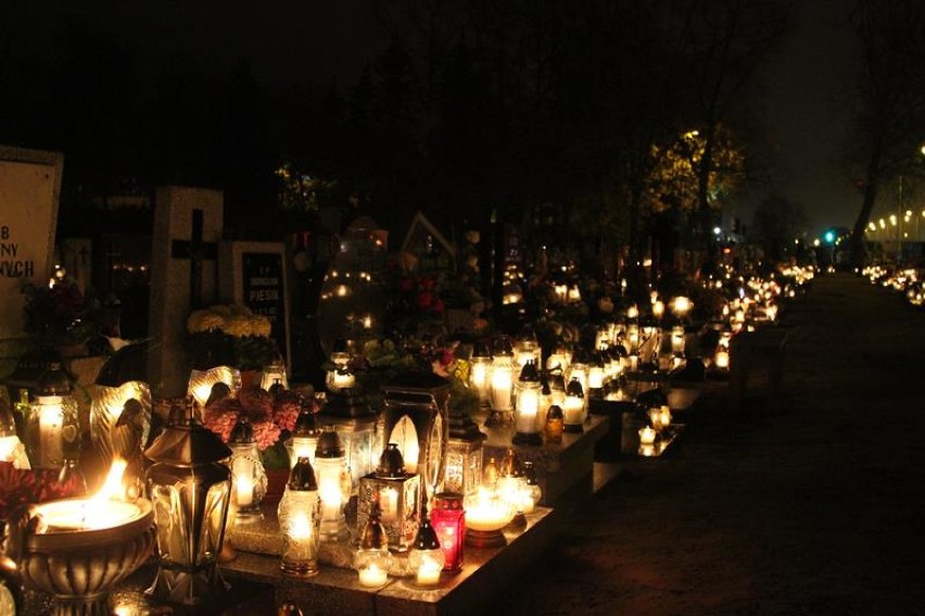Wolsztyński cmentarz w Wigilię Wszystkich Świętych