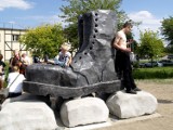Pomnik glana stanął w Jarocinie! (zdjęcia)