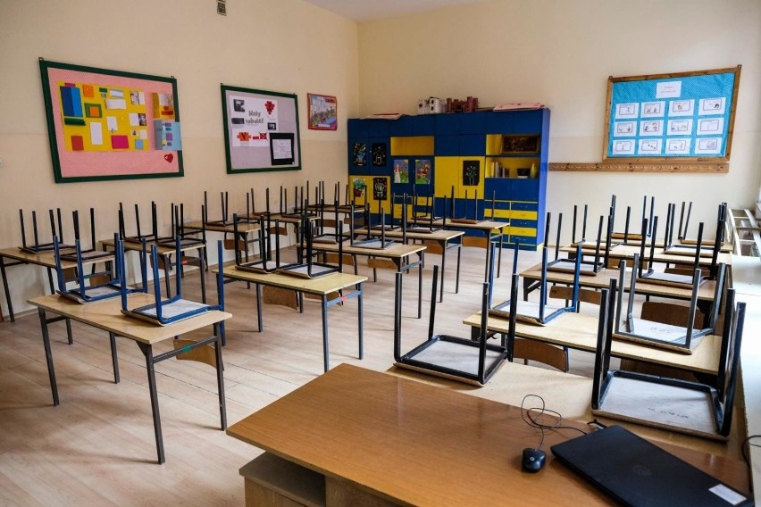 W Bełchatowie niektórzy najmłodsi uczniowie mogą realizować naukę zdalną w szkolnych świetlicach