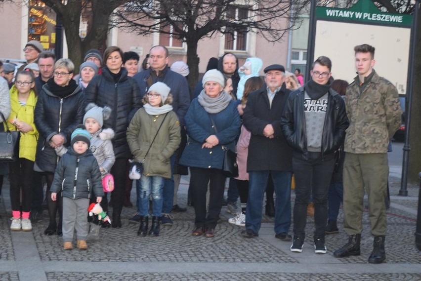 Misterium Męki Pańskiej w wykonaniu Teatru Prawie Wielkiego. Przypominamy je z okazji Międzynarodowego Dnia Teatru