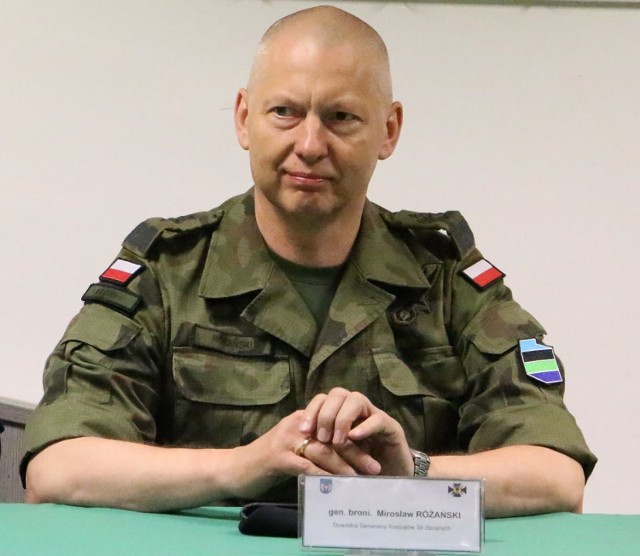Zdaniem podwładnych, generał broni Mirosław Różański był znakomitym dowódcą oraz oficerem sztabowym i liniowym.