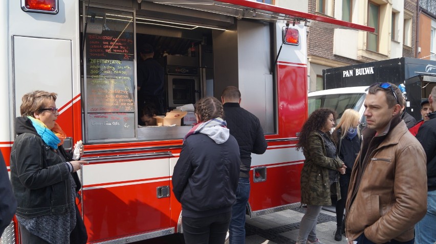 Food trucki w Rybniku: tłumy przed Bazyliką