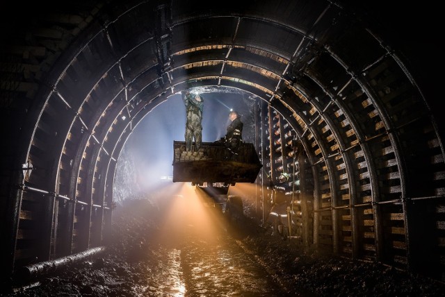Kopalnia Olkusz - Pomorzany działać będzie jeszcze tylko dwa lata. To już prawie pewne, że z końcem 2020 r. zakończy wydobycie rudy cynkowo-ołowiowej. Na szczęście część zatrudnionych w niej górników ma już zagwarantowaną pracę w innych kopalniach.