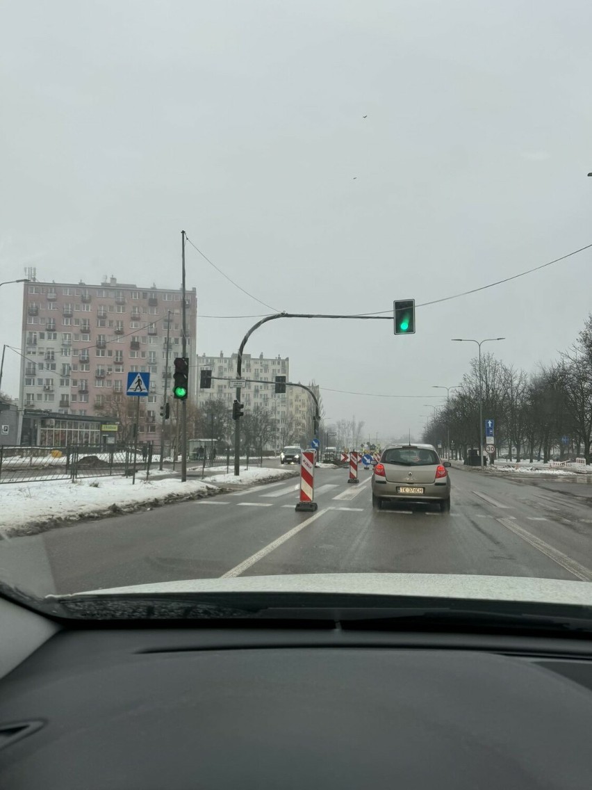 Korki na ulicy Grunwaldzkiej w Kielcach. Ulica została rozkopana. Utrudnienia potrwają 2-3 tygodnie   