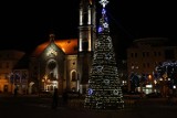 Iluminacje Świąteczne. Centrum Tarnowskich Gór rozświetlone kolorowymi lampkami