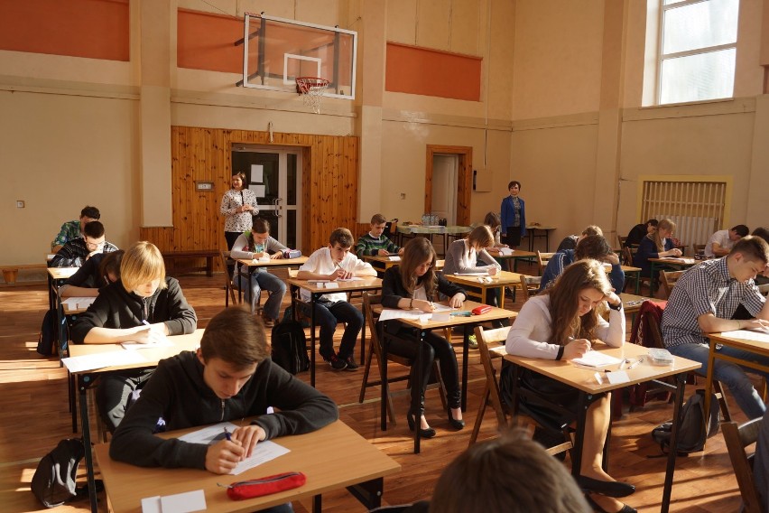 W II LO w Wieluniu zorganizowano I Międzypowiatowy Konkurs Matematyczny dla gimnazjalistów