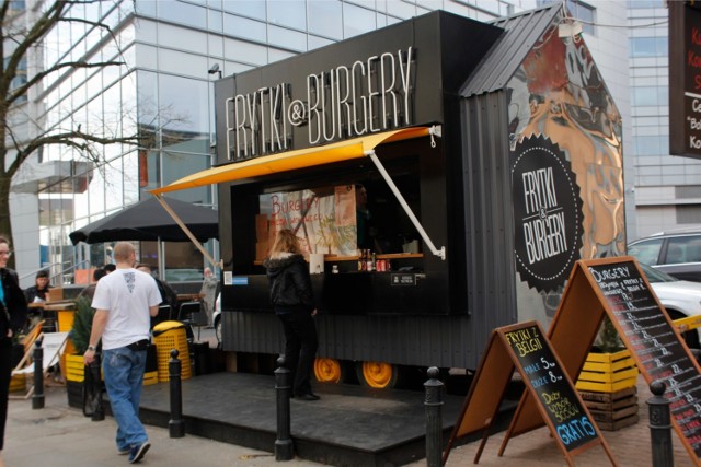 Żarcie na Kółkach w Mordorze. Food trucki przyjadą nakarmić głodnych pracowników