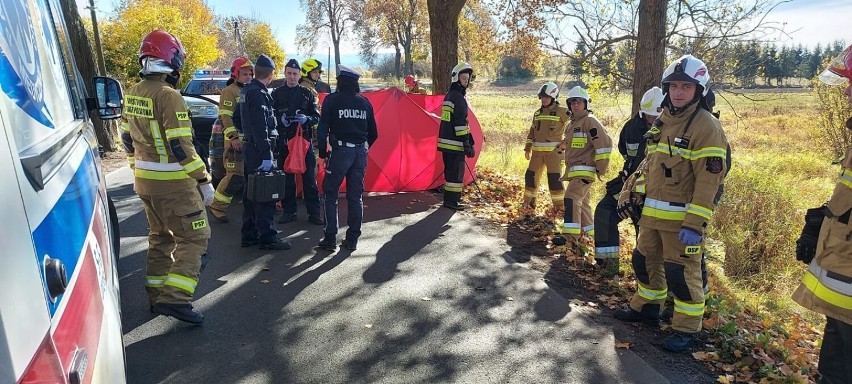 Śmiertelny wypadek drogowy w okolicy Krzeszowa. Są też ranni 20.10.2022 [ZDJĘCIA]