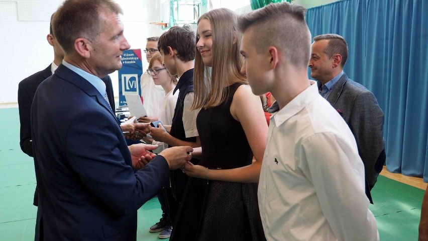 Najlepsi uczniowie z Koszalina i regionu otrzymali nagrody [ZDJĘCIA]