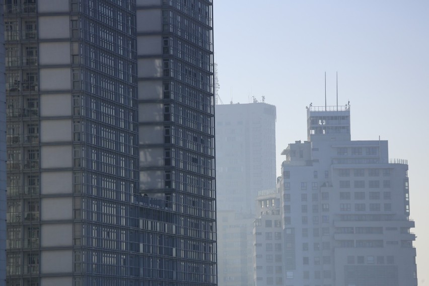 Smog w Warszawie. Tak wygląda nasze miasto [ZDJĘCIA]