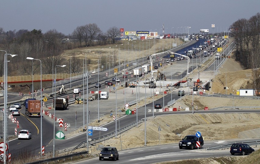 Korek na Obwodnicy Trójmiasta. Zwężenie spowodowane remontem powoduje ogromne korki! [ZDJĘCIA]