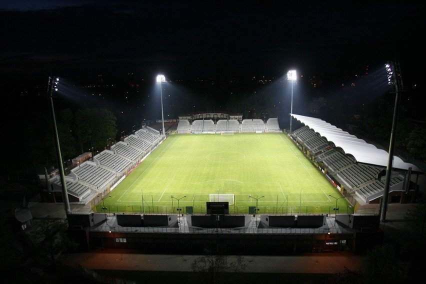 Legnica: Oświetlenie Stadionu Miejskiego (ZDJĘCIA)