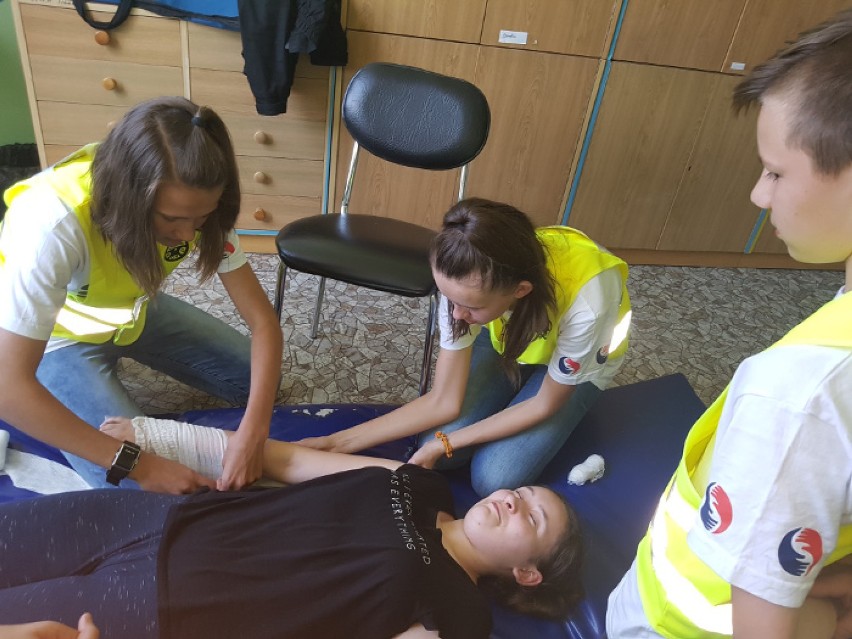 Turniej Bezpieczeństwa w Ruchu Drogowym - uczniowie z powiatu leszczyńskiego na podium [FOTO]