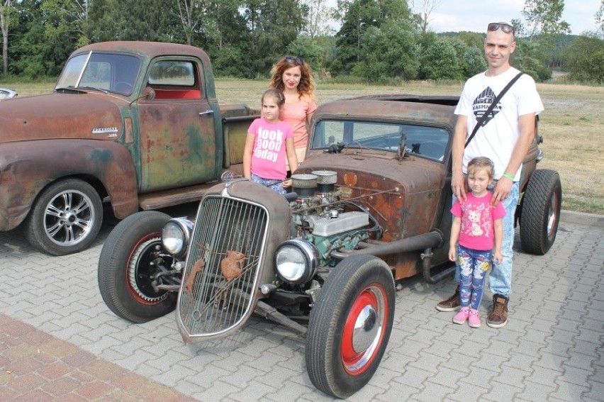 Archiwalne zdjęcia zrobione na II zlocie Carmanii Autoklub w...