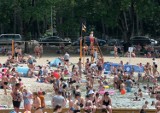 Tłumy nad jeziorem Głębokim w Szczecinie. Plażing, smażing i mimo upałów trochę ruchu ZDJĘCIA 23.06.2021  